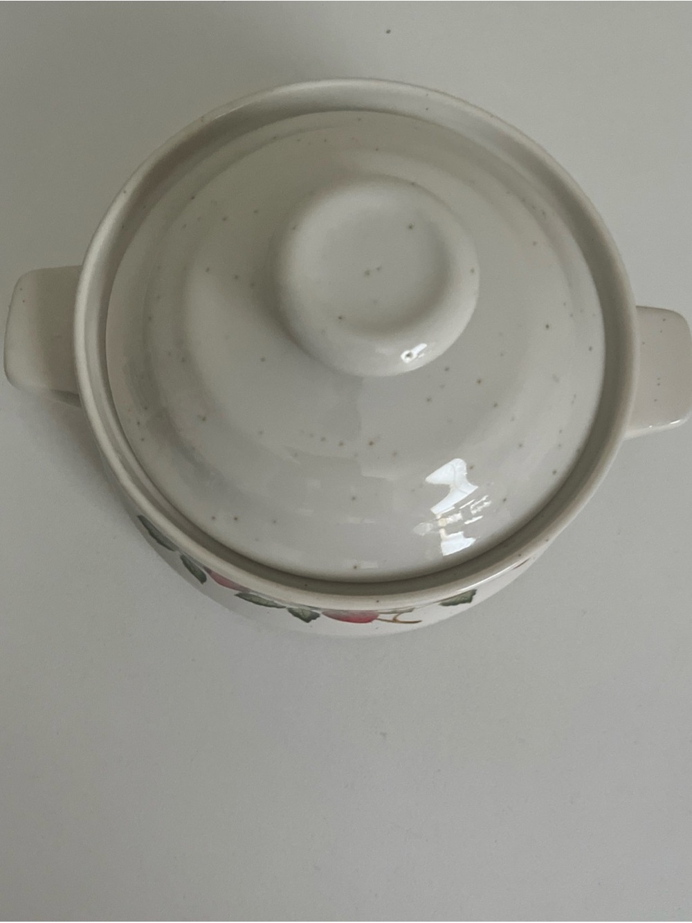 Sheffield Strawberries 'n Cream lidded crock Baking Stoneware Cottagecore granny - Picture 2 of 8